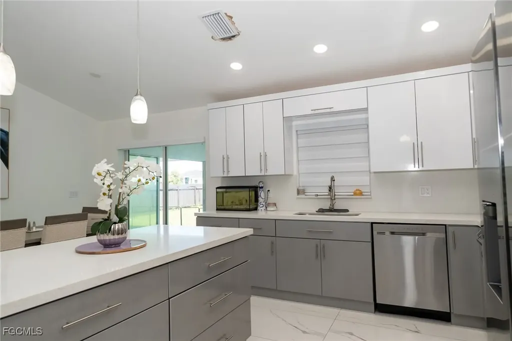 4623 Jacaranda Parkway W Cape Coral FL 33993