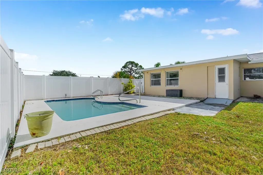 6004 Deming Avenue North Port FL 34287