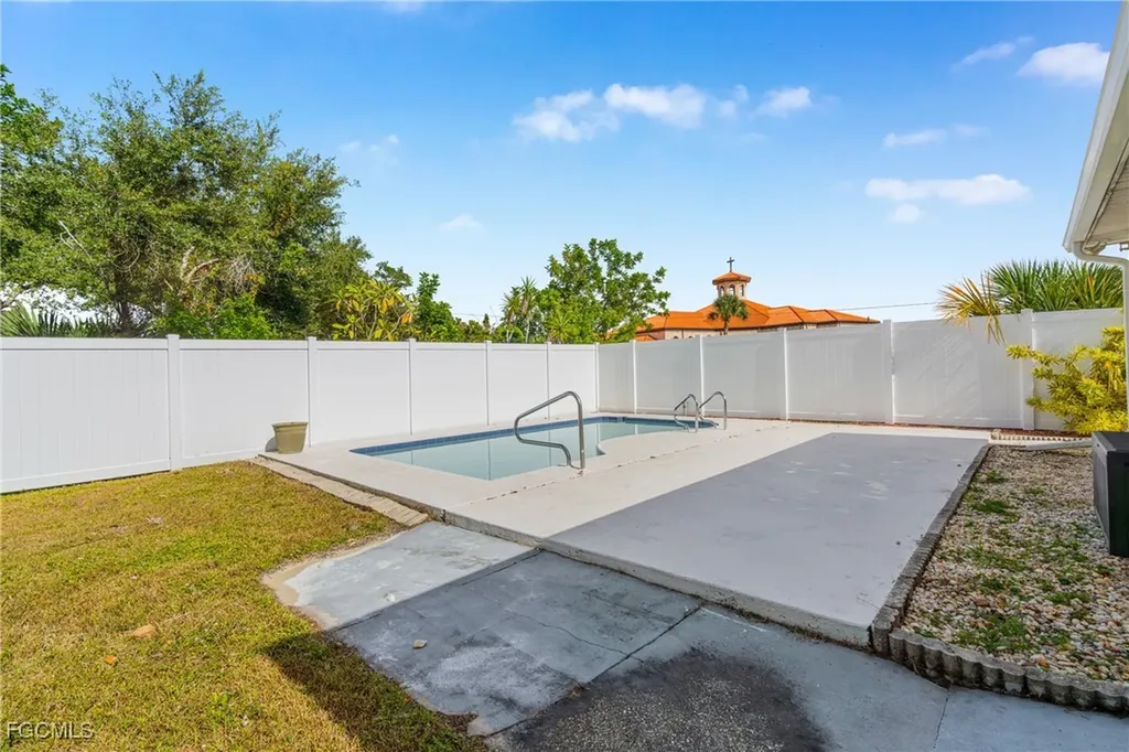 6004 Deming Avenue North Port FL 34287