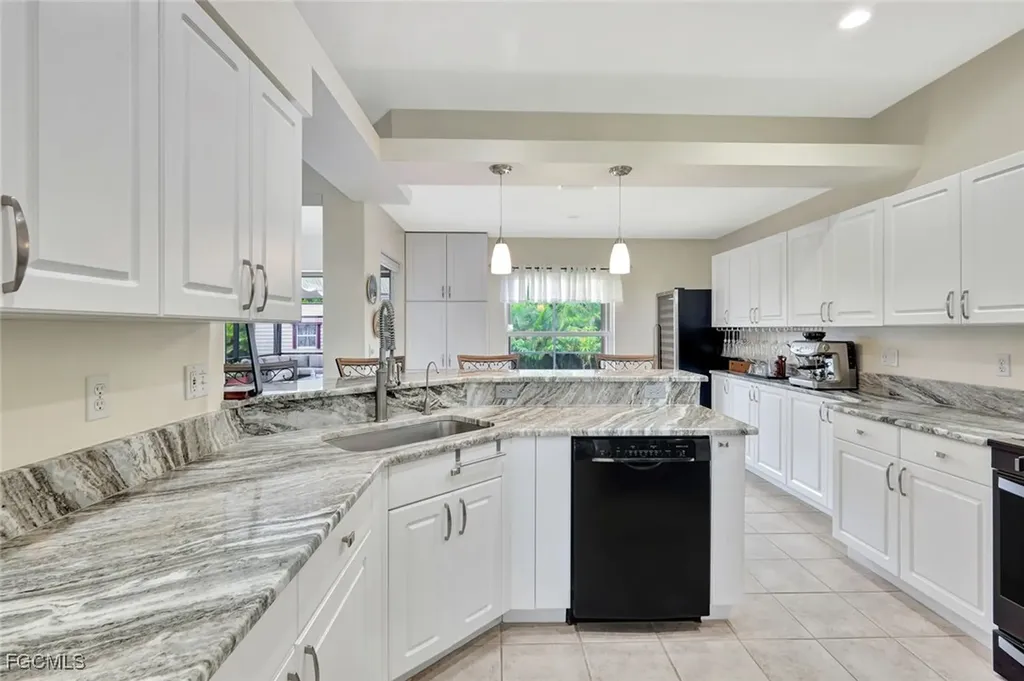 831 SW 17th Terrace Cape Coral FL 33991