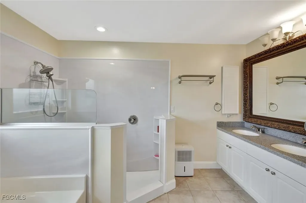831 SW 17th Terrace Cape Coral FL 33991