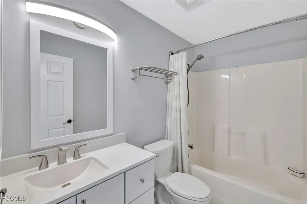 831 SW 17th Terrace Cape Coral FL 33991
