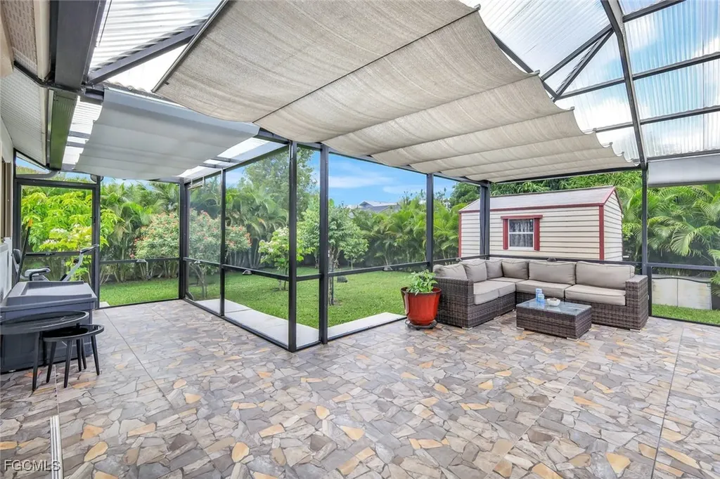 831 SW 17th Terrace Cape Coral FL 33991