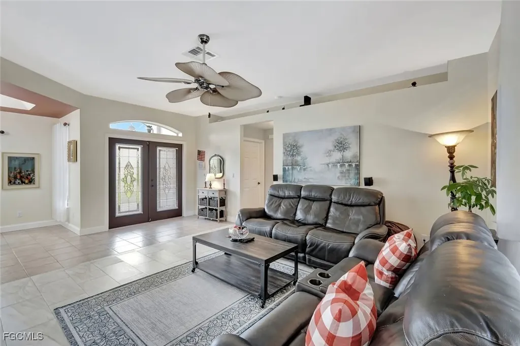 831 SW 17th Terrace Cape Coral FL 33991