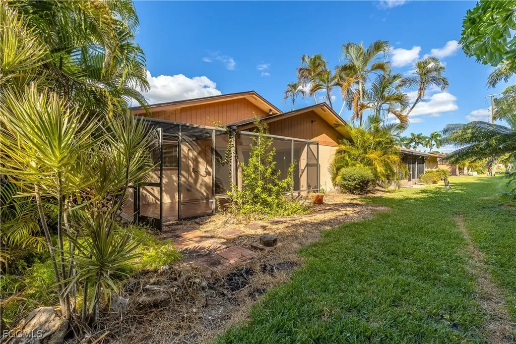 6468 Royal Woods Drive Fort Myers FL 33908