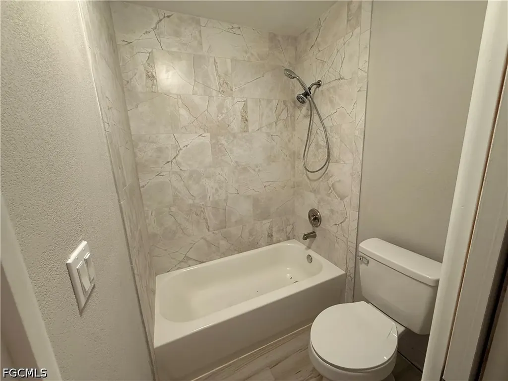 6468 Royal Woods Drive Fort Myers FL 33908