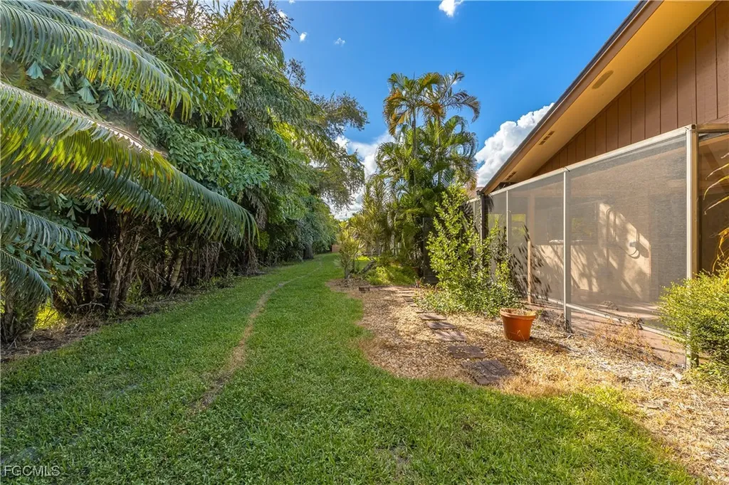 6468 Royal Woods Drive Fort Myers FL 33908