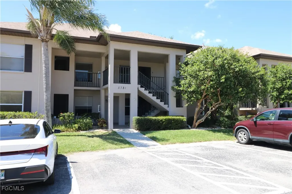 5731 Foxlake Drive North Fort Myers FL 33917
