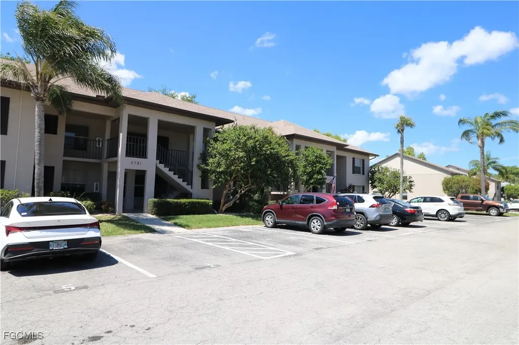 5731 Foxlake Drive North Fort Myers FL 33917