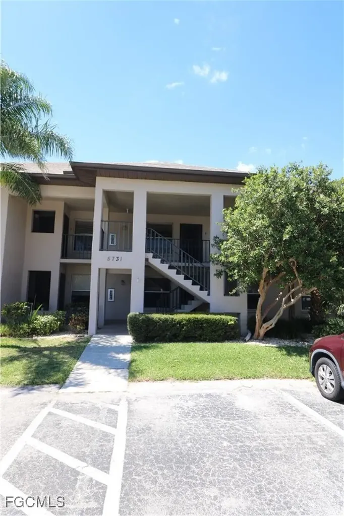 5731 Foxlake Drive North Fort Myers FL 33917