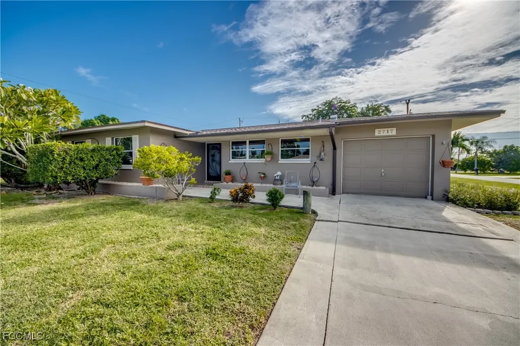 2717 SE 17th Place Cape Coral FL 33904