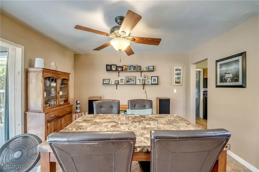 2717 SE 17th Place Cape Coral FL 33904