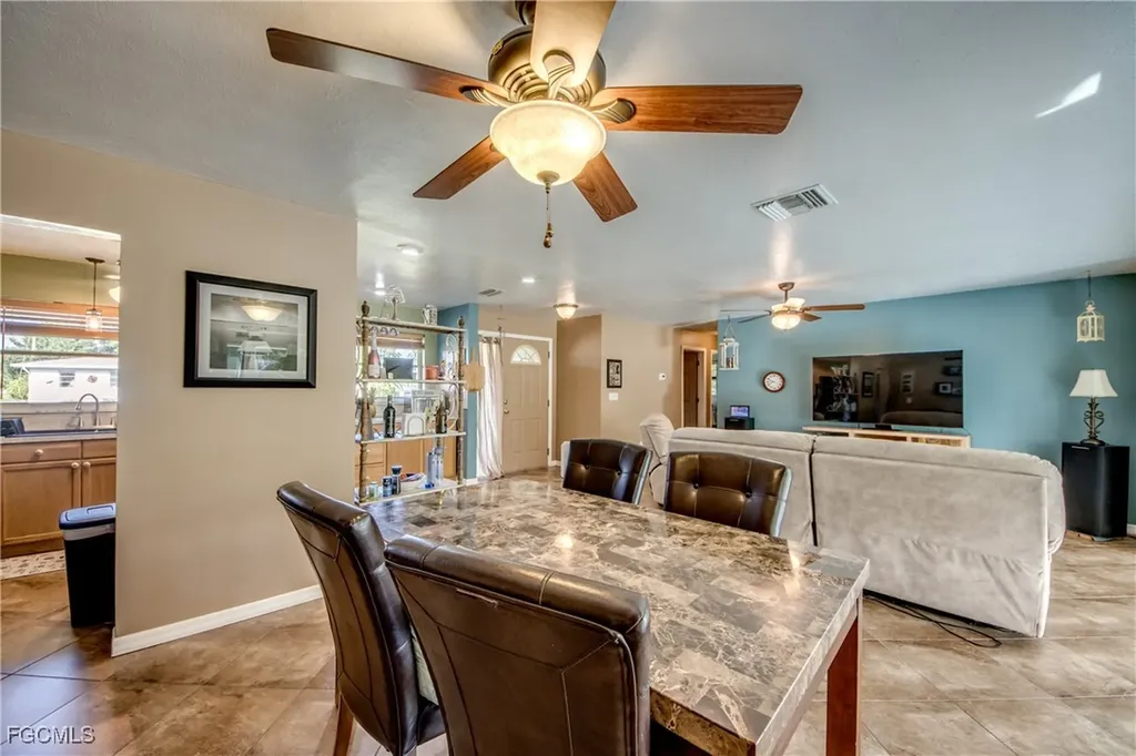 2717 SE 17th Place Cape Coral FL 33904