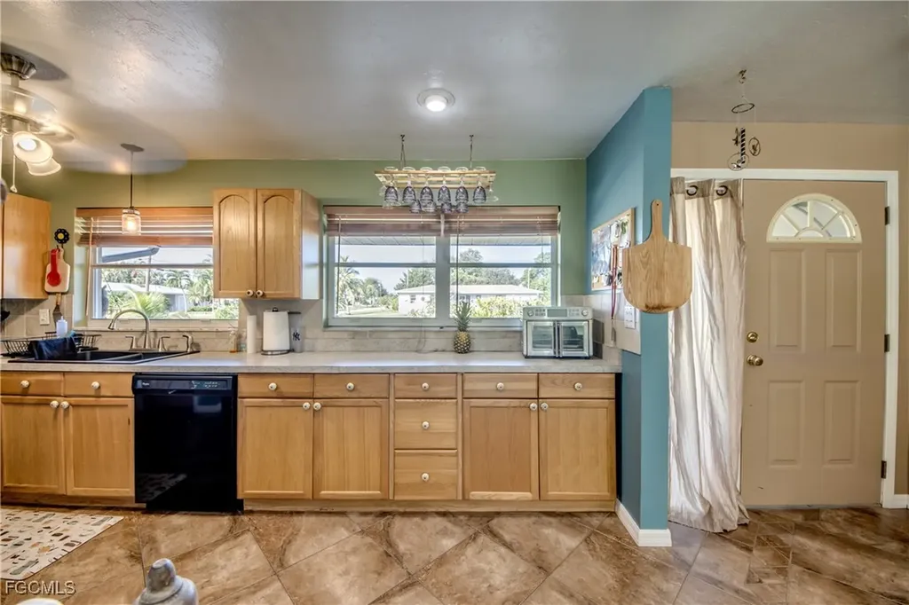 2717 SE 17th Place Cape Coral FL 33904