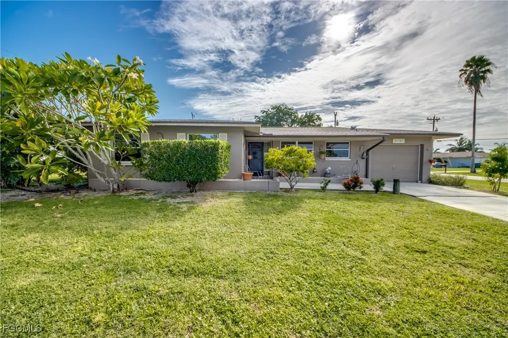 2717 SE 17th Place Cape Coral FL 33904