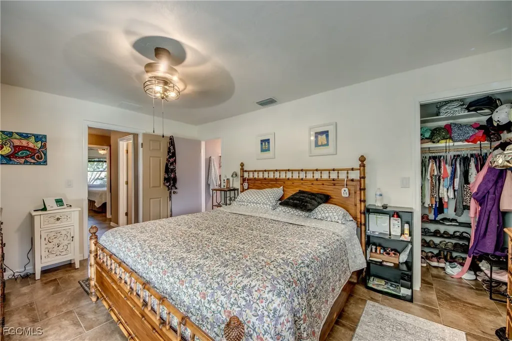 2717 SE 17th Place Cape Coral FL 33904