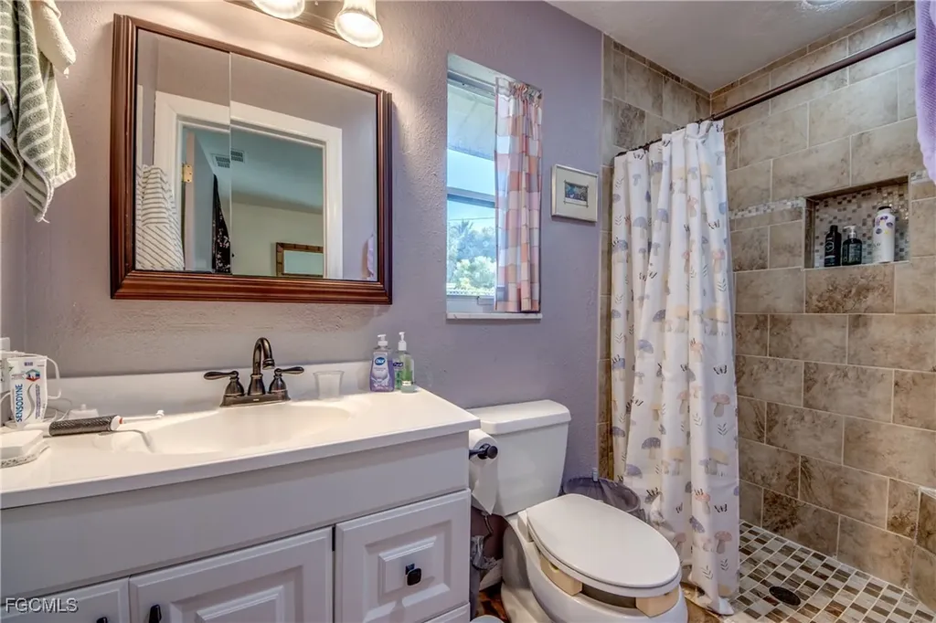 2717 SE 17th Place Cape Coral FL 33904