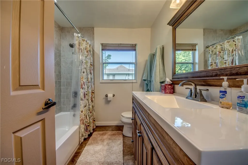 2717 SE 17th Place Cape Coral FL 33904