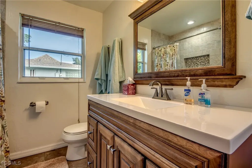 2717 SE 17th Place Cape Coral FL 33904