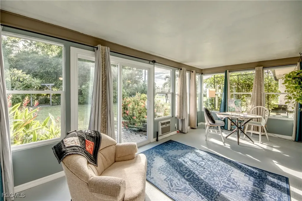 2717 SE 17th Place Cape Coral FL 33904