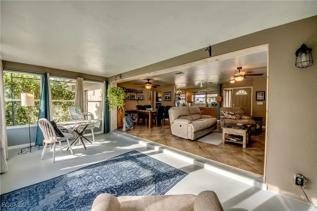 2717 SE 17th Place Cape Coral FL 33904