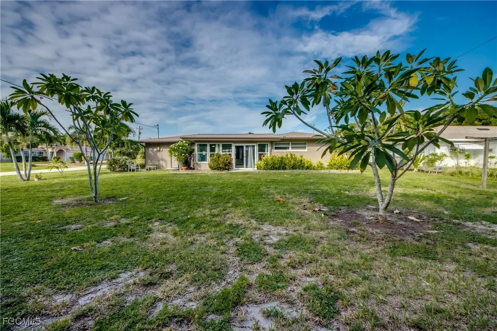 2717 SE 17th Place Cape Coral FL 33904