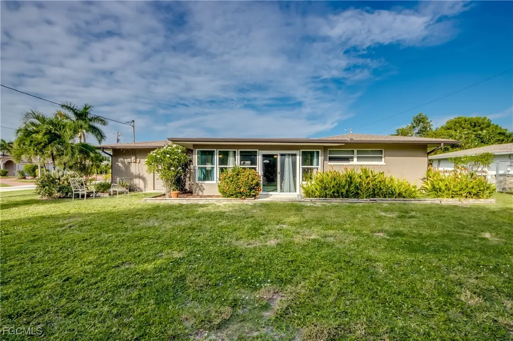 2717 SE 17th Place Cape Coral FL 33904