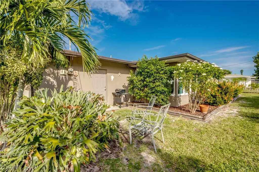2717 SE 17th Place Cape Coral FL 33904