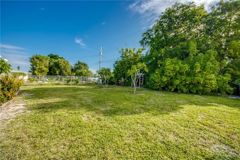 2717 SE 17th Place Cape Coral FL 33904