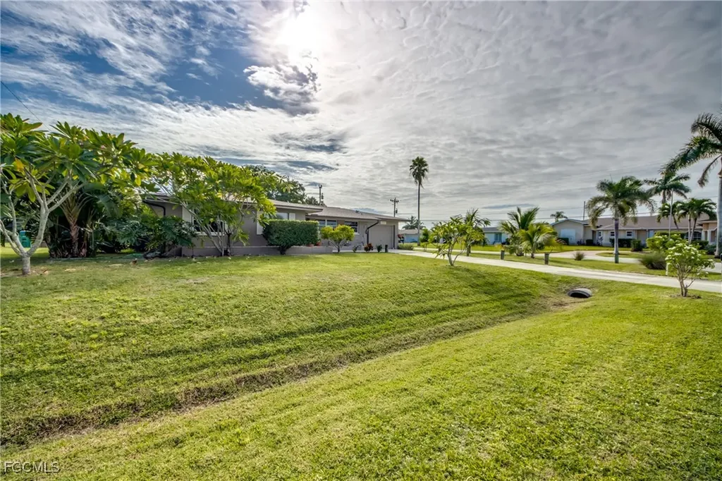 2717 SE 17th Place Cape Coral FL 33904