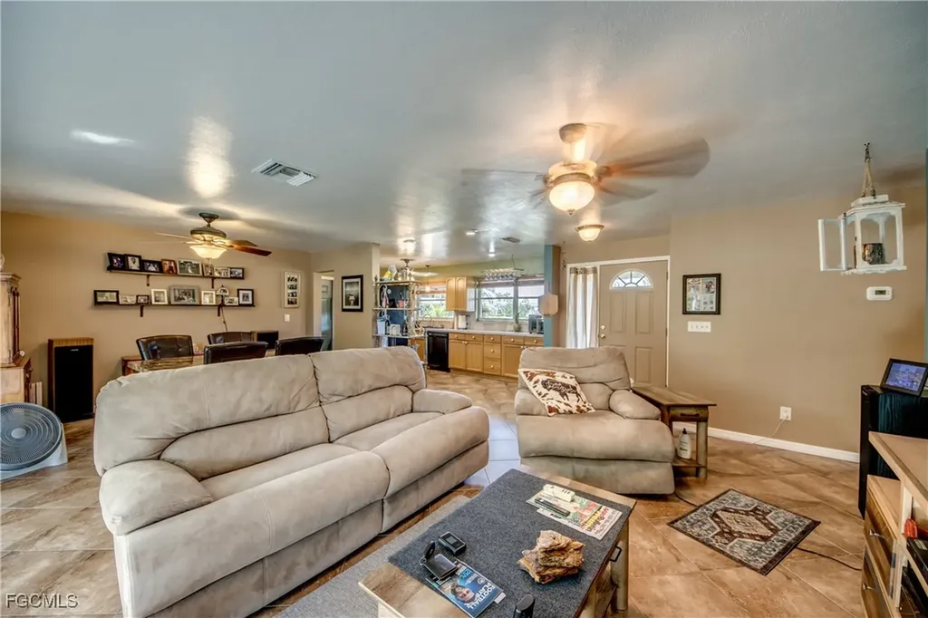 2717 SE 17th Place Cape Coral FL 33904