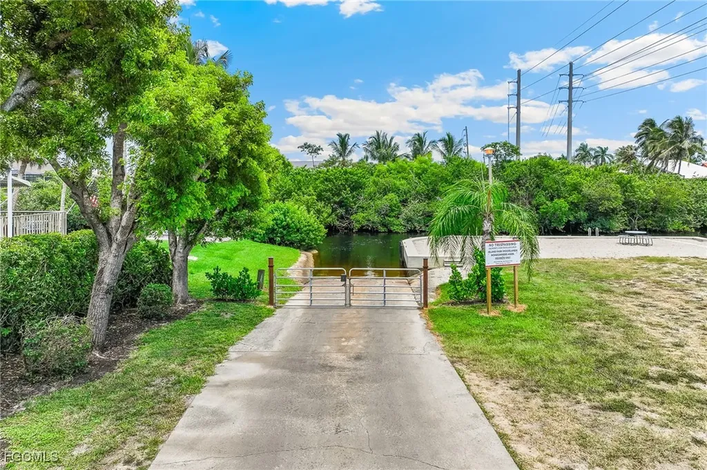 6118 Park Road Fort Myers FL 33908