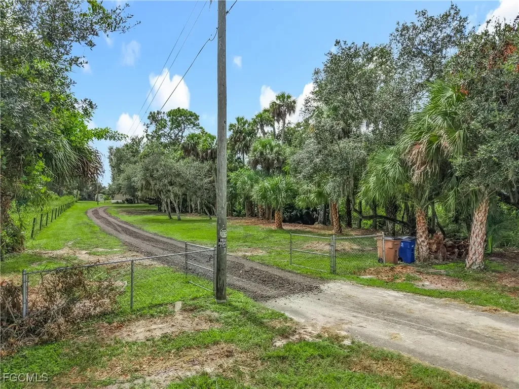 21630 Palm Beach Boulevard Alva FL 33920