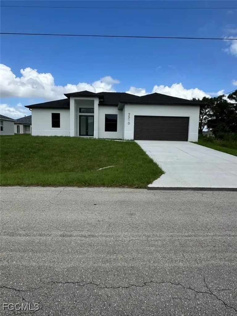 2510 20th Street SW Lehigh Acres FL 33976