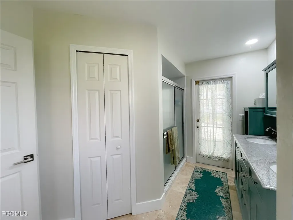 4436 SE 11th Place Cape Coral FL 33904
