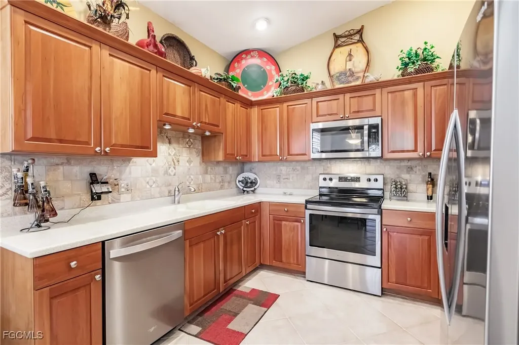 3011 Meandering Way Fort Myers FL 33905