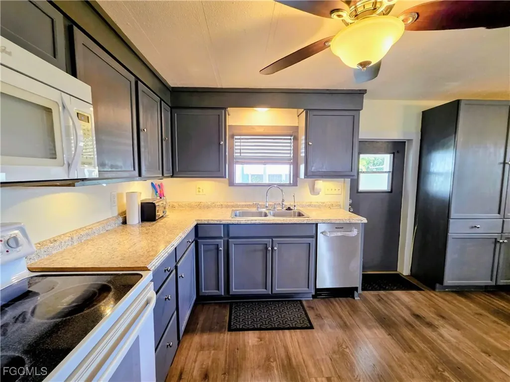 836 Peaceful Drive North Fort Myers FL 33917