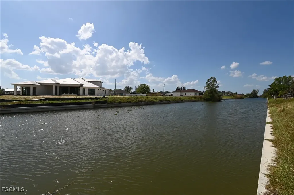 432 SW 22nd Street Cape Coral FL 33991