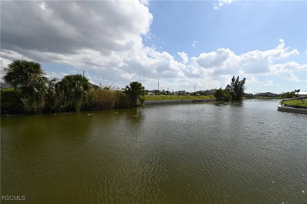 432 SW 22nd Street Cape Coral FL 33991