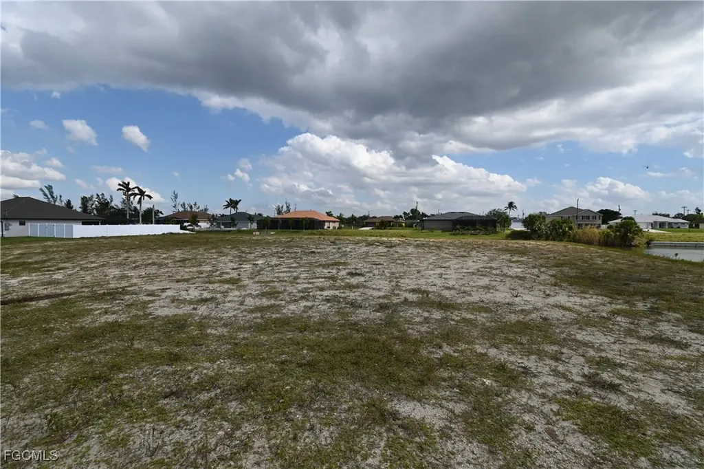 432 SW 22nd Street Cape Coral FL 33991