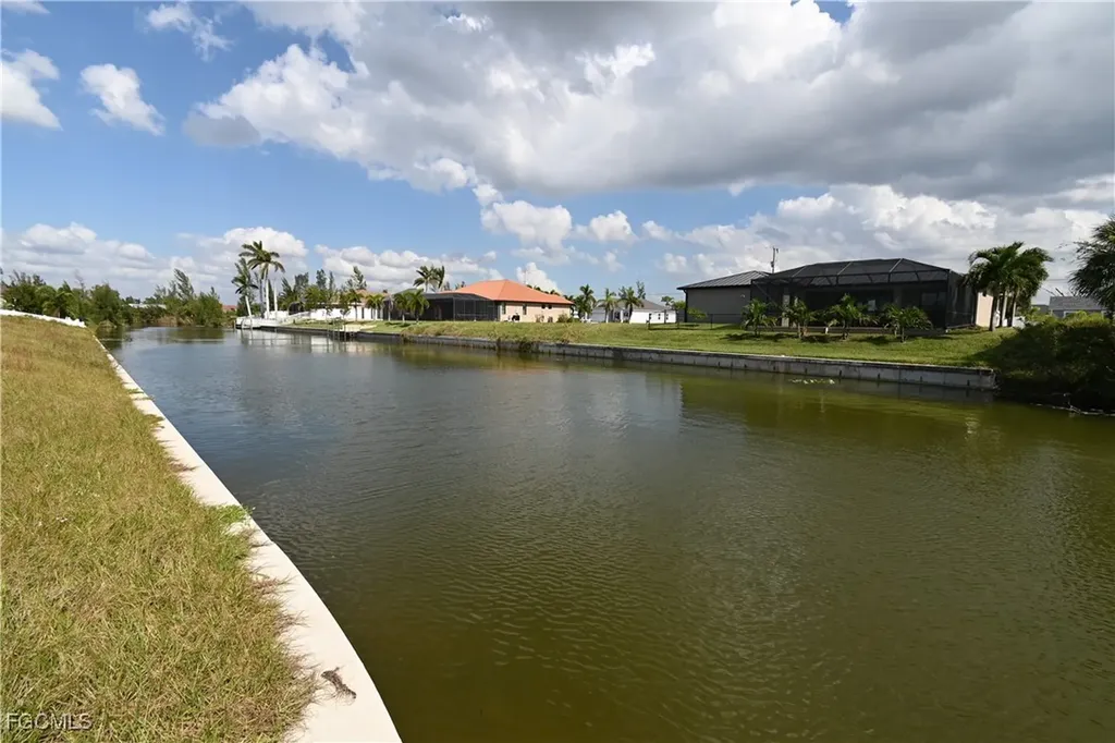 432 SW 22nd Street Cape Coral FL 33991