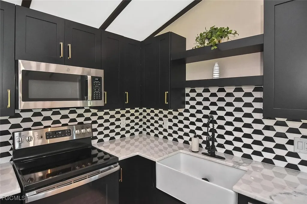 1922 Flamingo Drive North Fort Myers FL 33917