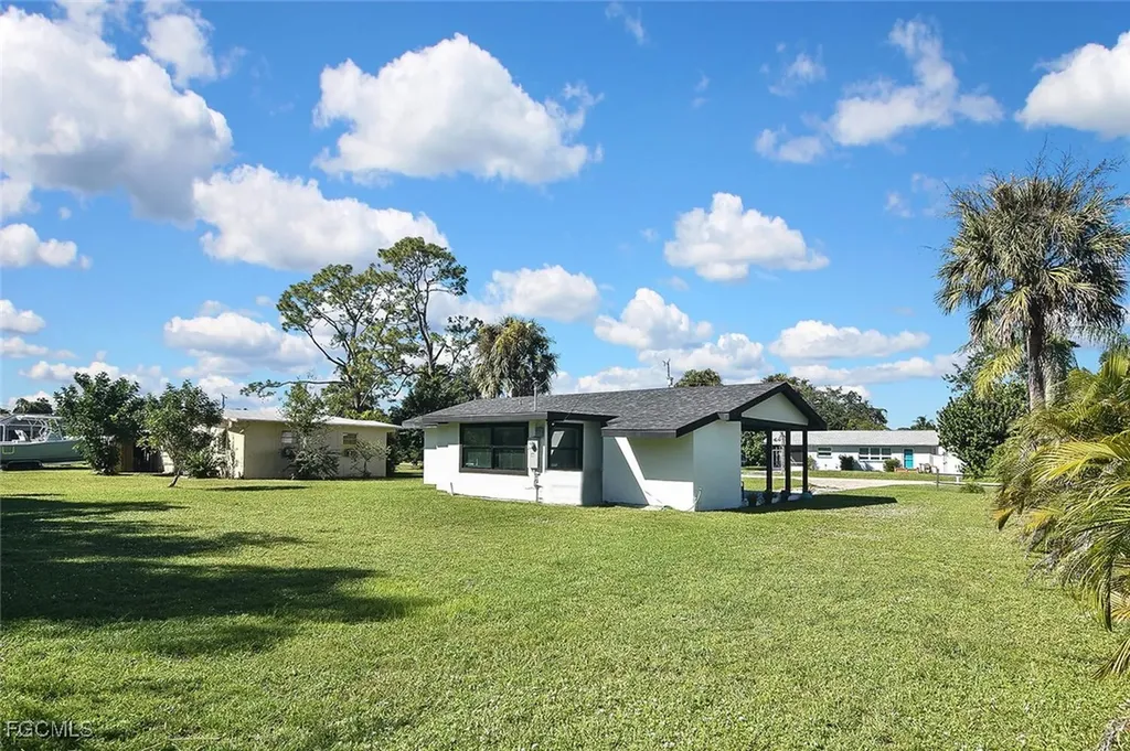 1922 Flamingo Drive North Fort Myers FL 33917