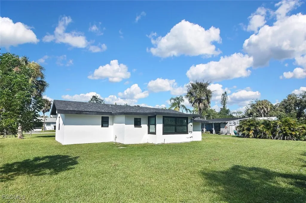 1922 Flamingo Drive North Fort Myers FL 33917