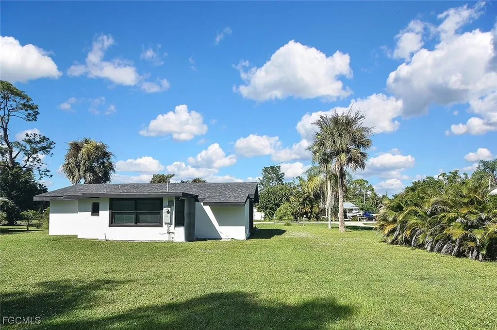 1922 Flamingo Drive North Fort Myers FL 33917