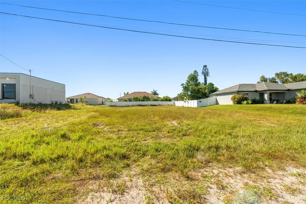 202 NE 20th Terrace Cape Coral FL 33909