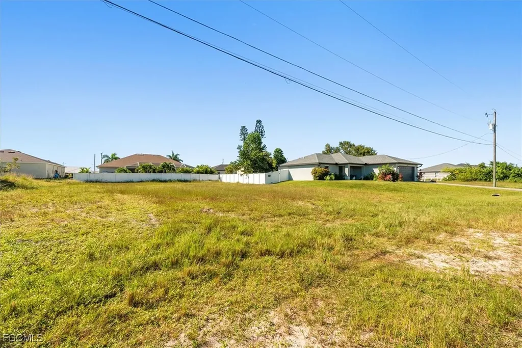 202 NE 20th Terrace Cape Coral FL 33909