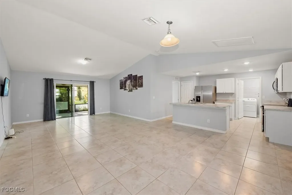 202 NE 20th Terrace Cape Coral FL 33909