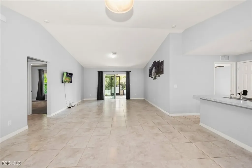 202 NE 20th Terrace Cape Coral FL 33909