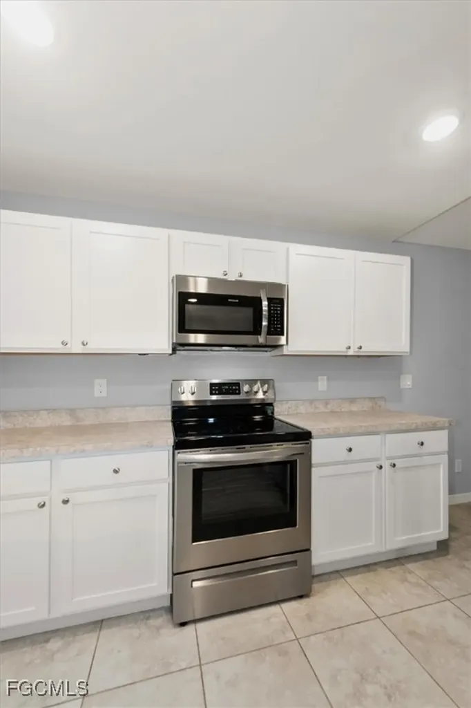 202 NE 20th Terrace Cape Coral FL 33909
